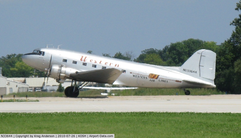 N33644, 1941 Douglas DC-3 C/N 4123, EAA AirVenture 2010