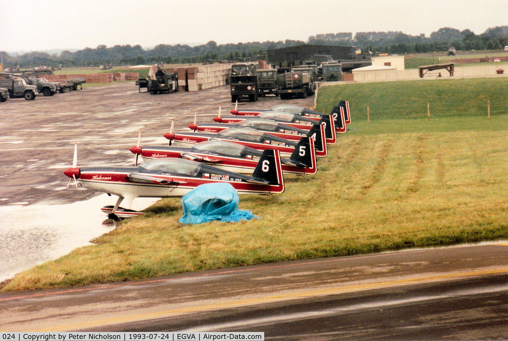 024, 1994 Extra EA-300S C/N 024, Los Halcones aerobatic display team of the Chilean Air Force on the flight-line at the 1993 Intnl Air Tattoo at RAF Fairford.