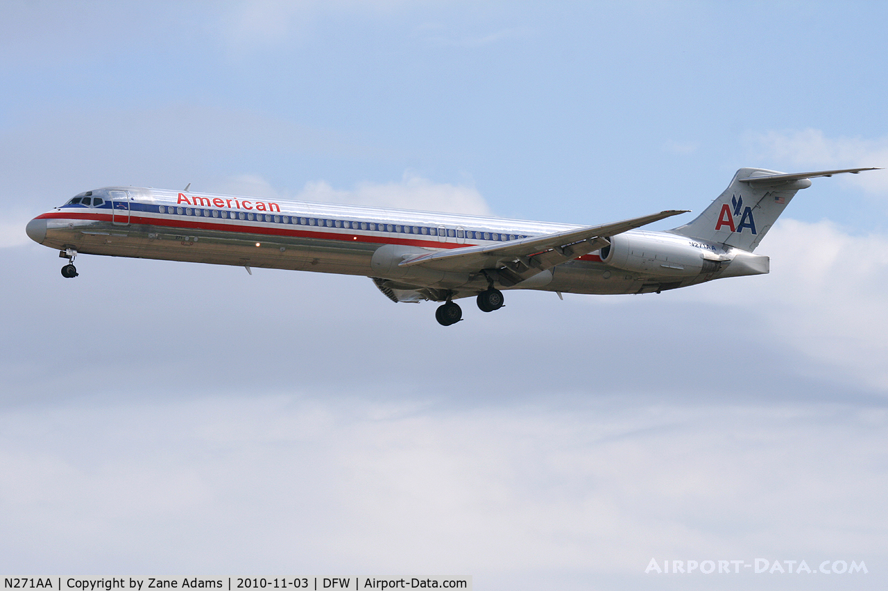 N271AA, 1985 McDonnell Douglas MD-82 (DC-9-82) C/N 49293, American Airlines landing at DFW Airport