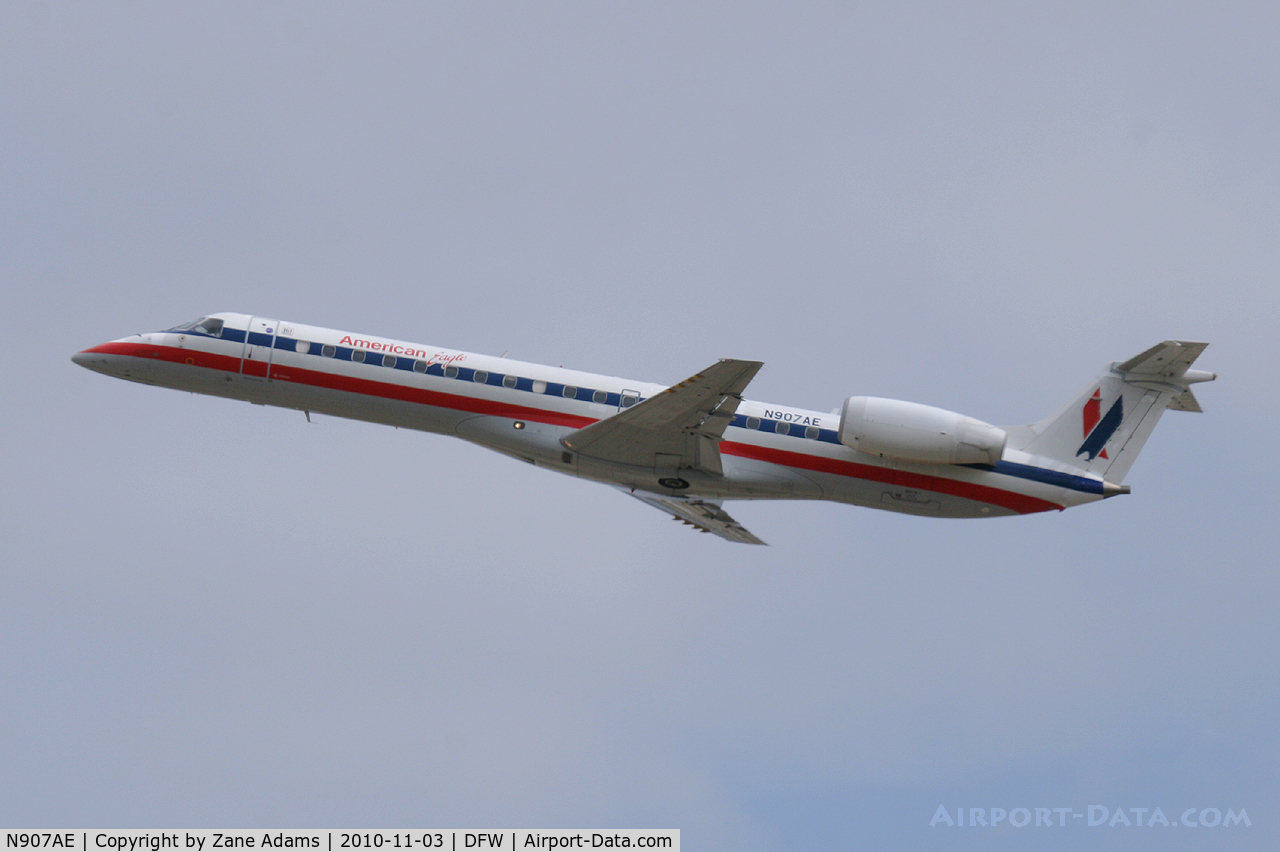 N907AE, 2005 Embraer ERJ-145LR (EMB-145LR) C/N 14500895, American Eagle at DFW