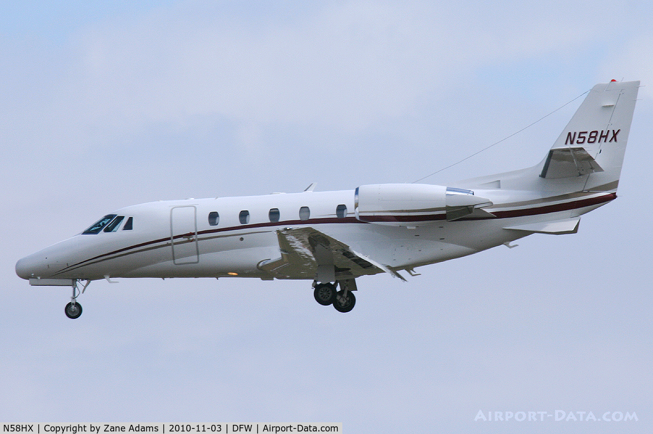 N58HX, 2000 Cessna 560XL C/N 560-5099, Landing at DFW Airport