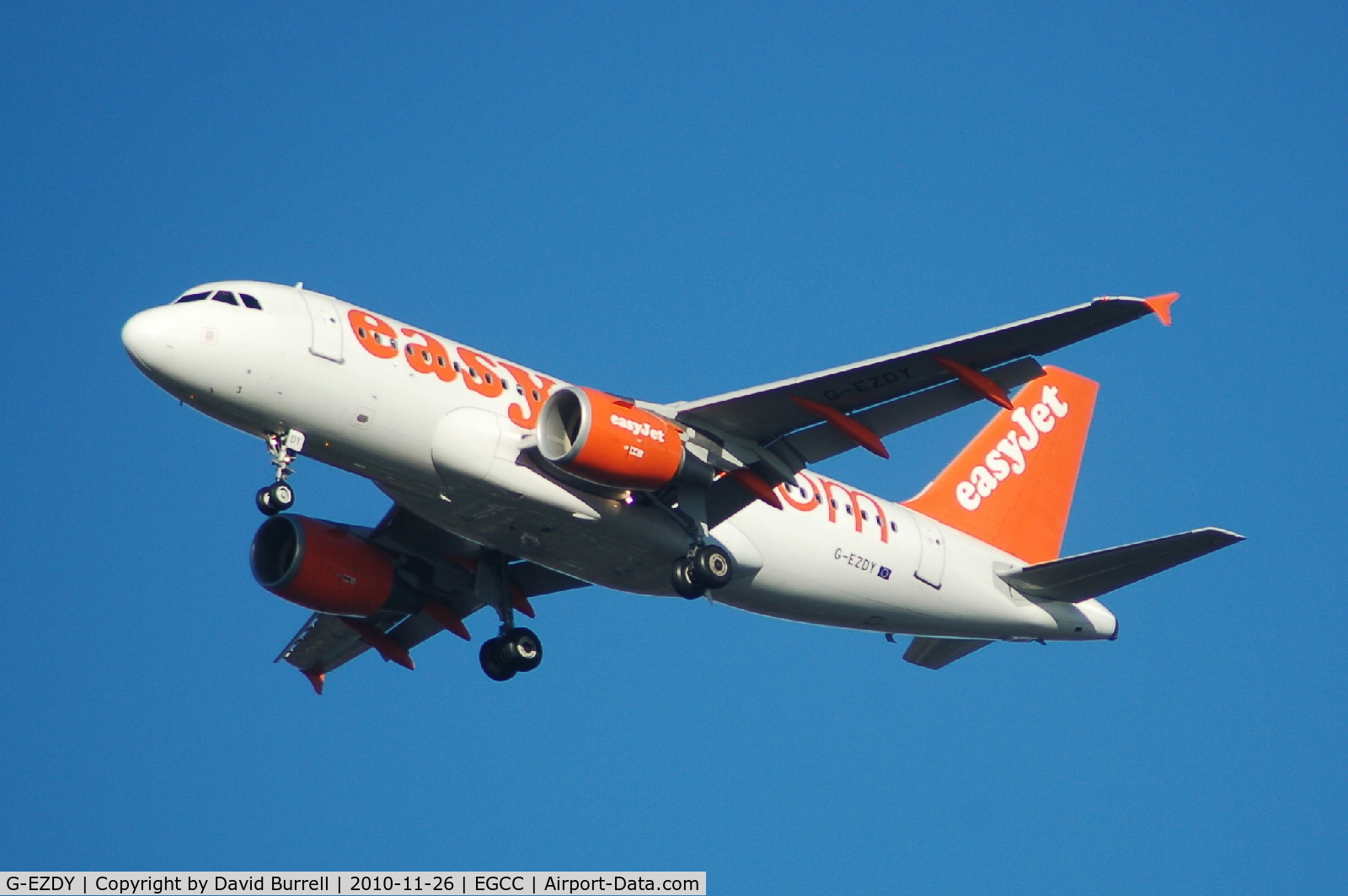 G-EZDY, 2008 Airbus A319-111 C/N 3763, EasyJet G-EZDY Airbus A319-111 on approach to Manchester Airport