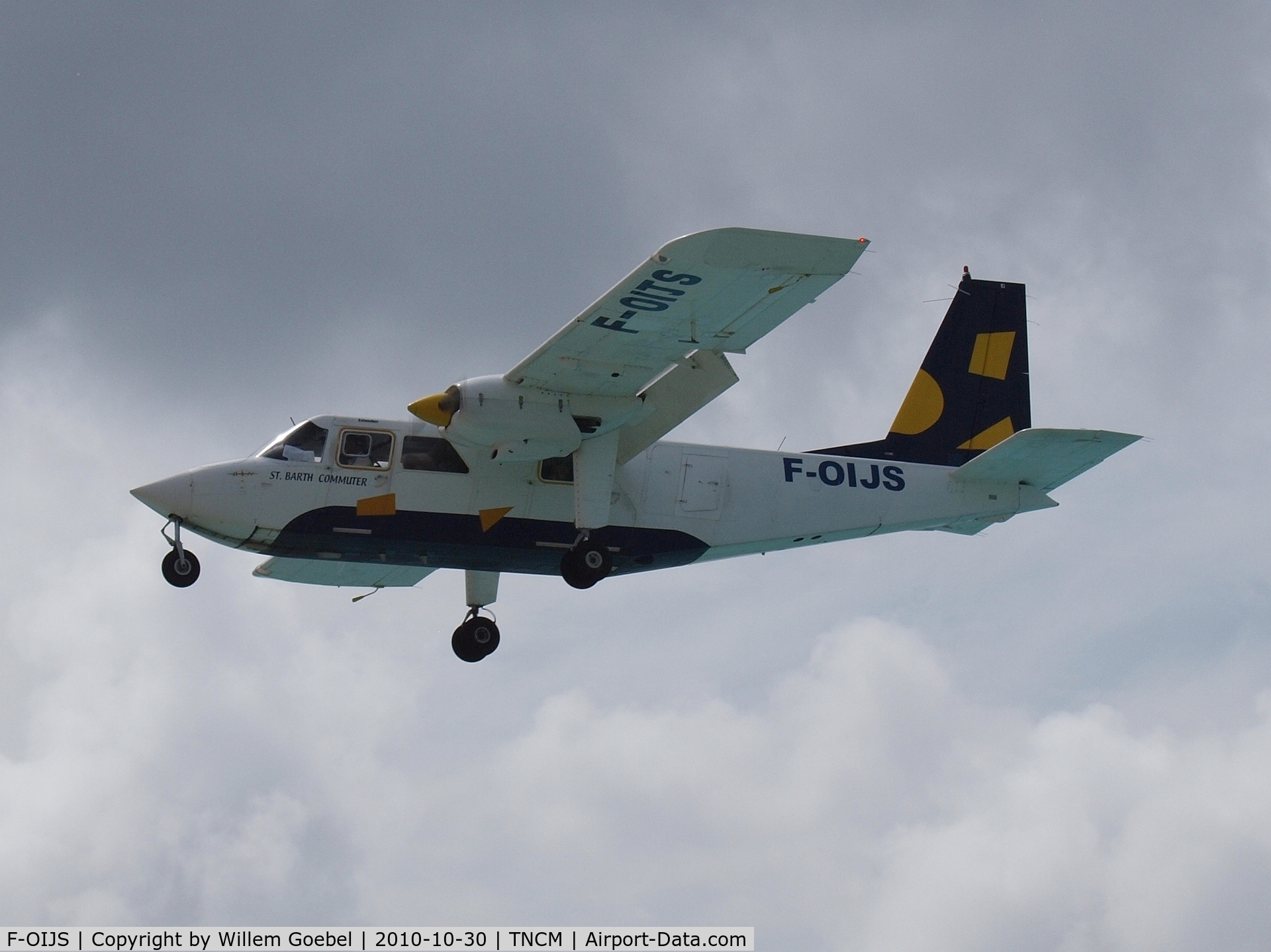 F-OIJS, 1995 Pilatus Britten-Norman BN-2B-20 Islander C/N 2294, Landing on st Maarten