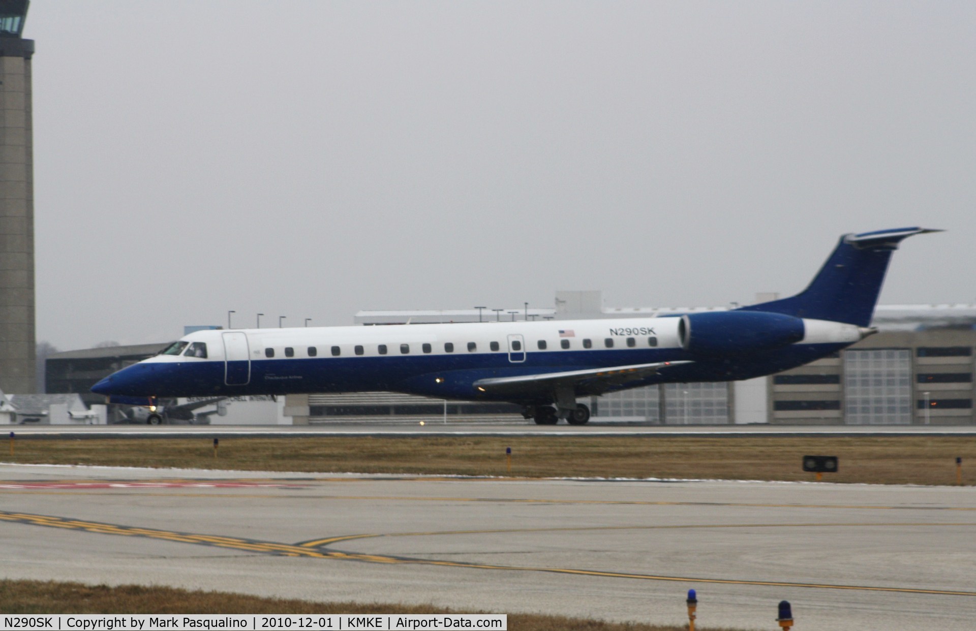 N290SK, 2001 Embraer ERJ-145LR (EMB-145LR) C/N 145474, EMB-145LR