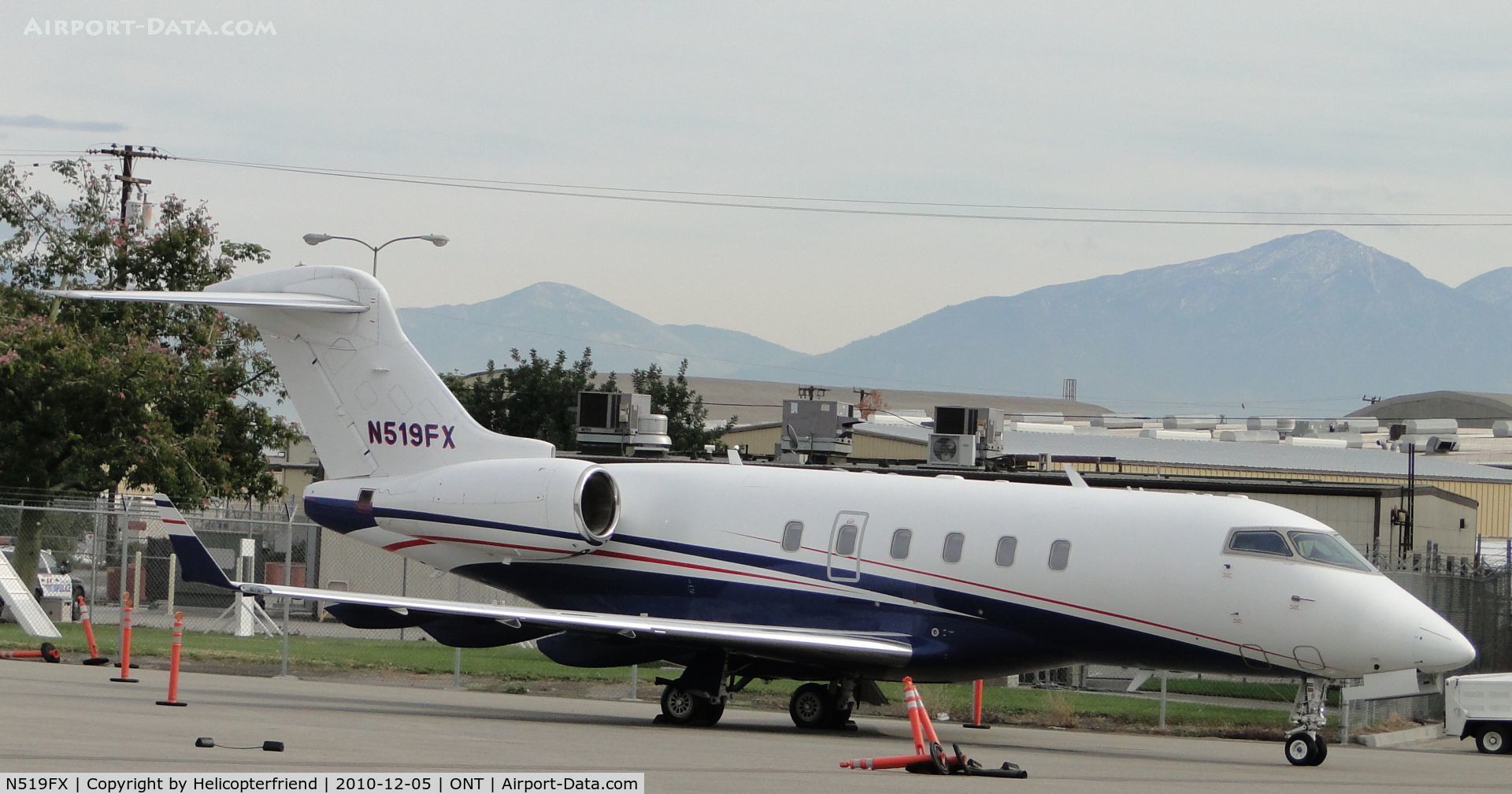 N519FX, 2005 Bombardier Challenger 300 (BD-100-1A10) C/N 20055, Parked on the southside