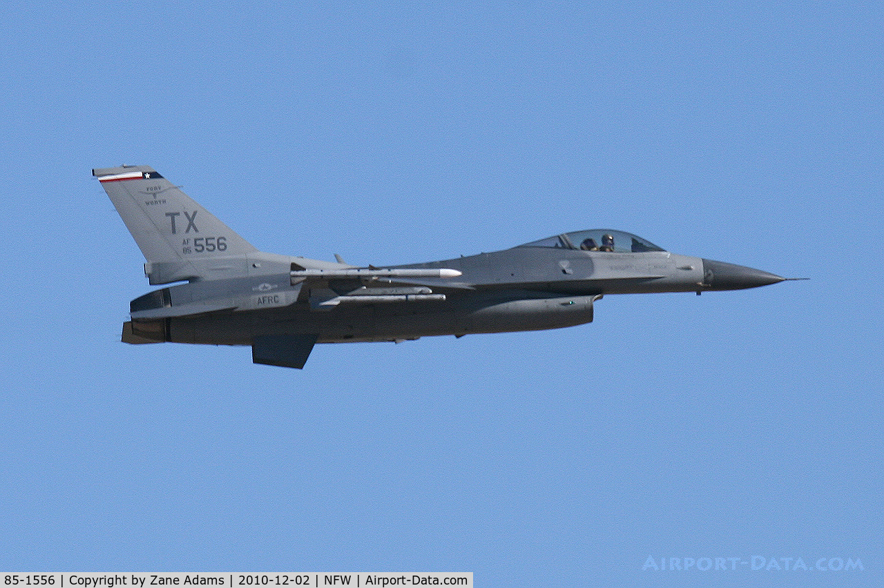 85-1556, 1985 General Dynamics F-16C Fighting Falcon C/N 5C-298, Departing NASJRB Fort Worth