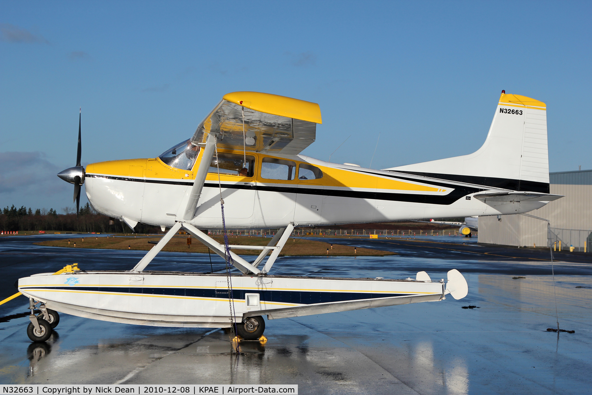 N32663, 1972 Cessna A185F Skywagon 185 C/N 18502100, KPAE
