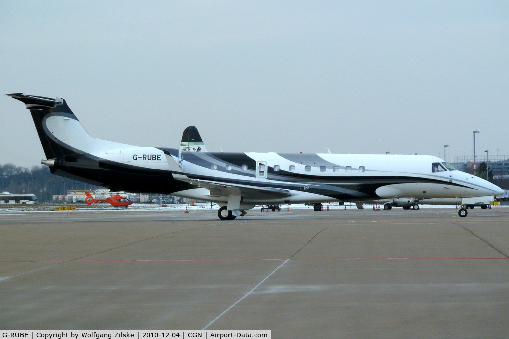 G-RUBE, 2009 Embraer EMB-135BJ Legacy C/N 14501100, visitor