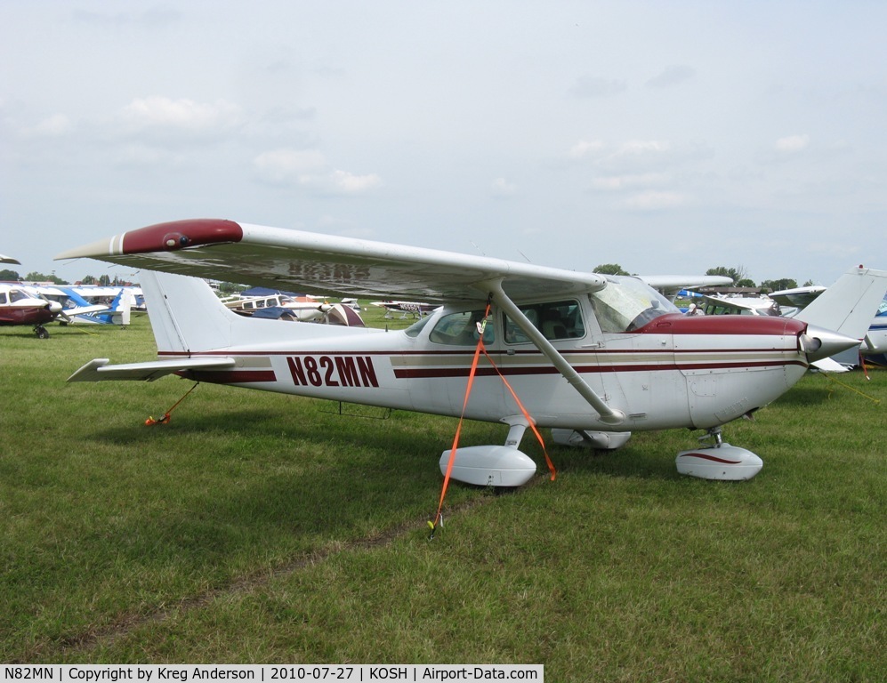 N82MN, 1976 Cessna R172K Hawk XP C/N R1722014, EAA AirVenture 2010