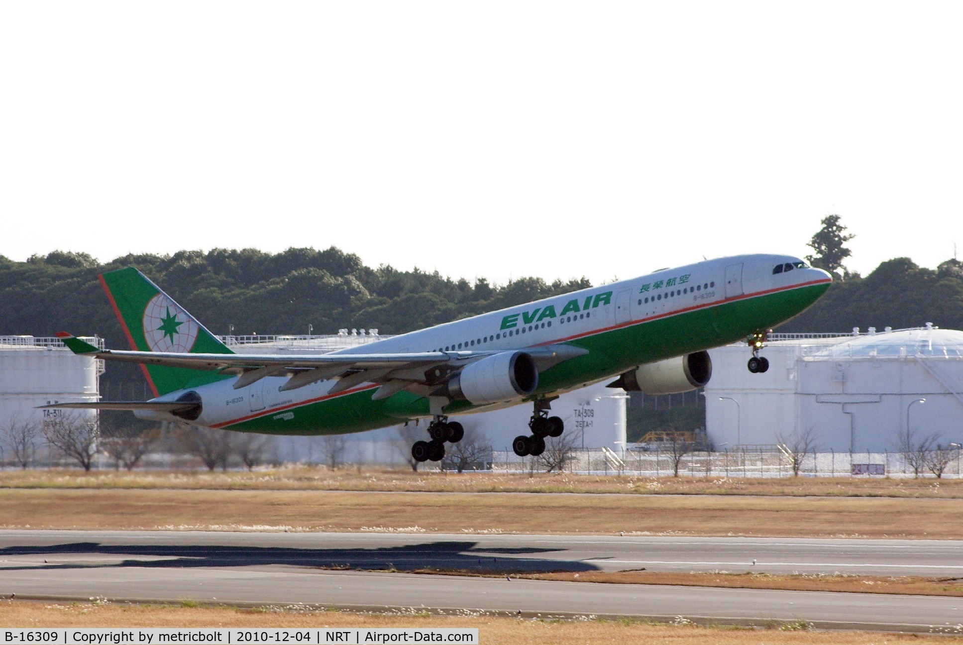 B-16309, 2005 Airbus A330-203 C/N 661, Take off from Narita