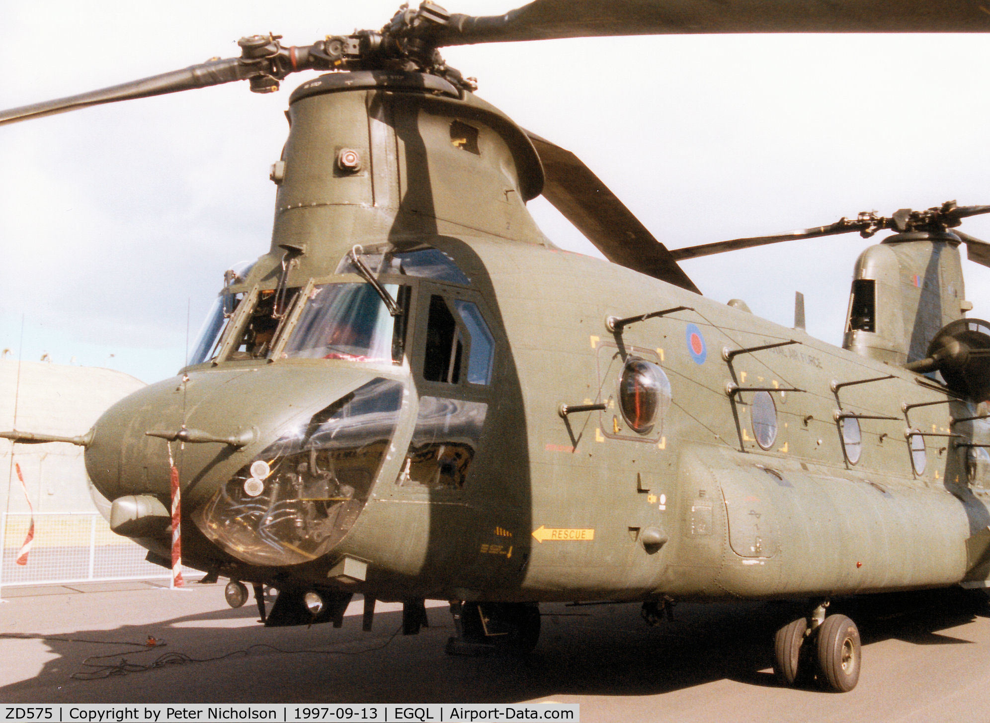 ZD575, Boeing Vertol Chinook HC.2 C/N M/A035/B-867/M7023), Chinook HC.2 of 27[Reserve] Squadron at RAF Odiham on display at the 1997 RAF Leuchars Airshow.