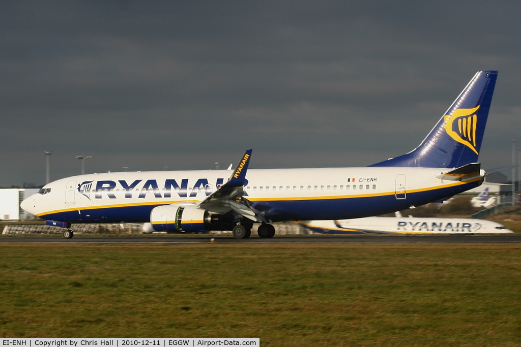 EI-ENH, 2010 Boeing 737-8AS C/N 35033, Ryanair B737 landing on RW26