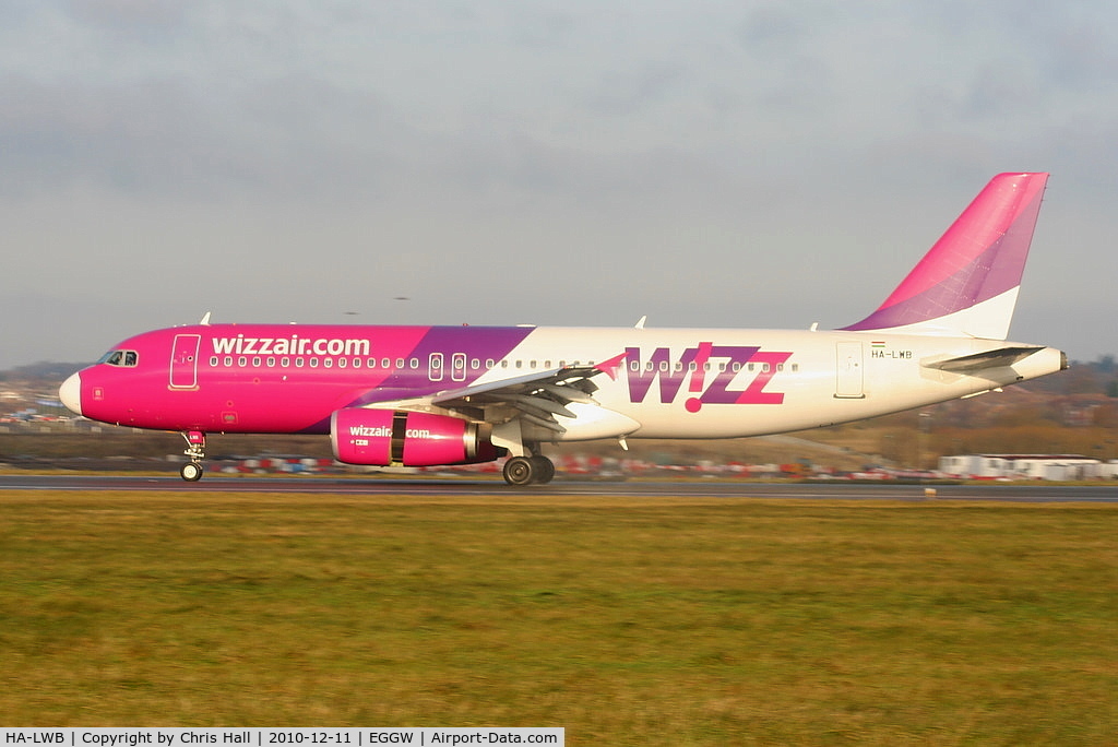 HA-LWB, 2010 Airbus A320-232 C/N 4246, Wizzair A320 landing on RW26