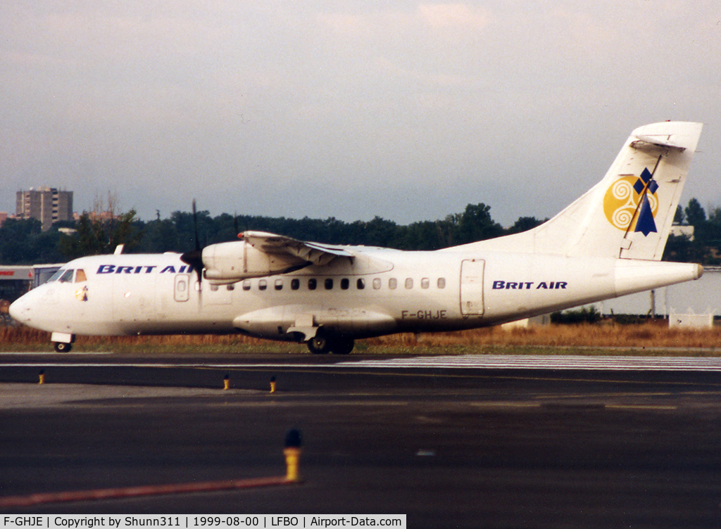 F-GHJE, 1987 ATR 42-300 C/N 070, Ready for take off rwy 15L in full new c/s (by the past)