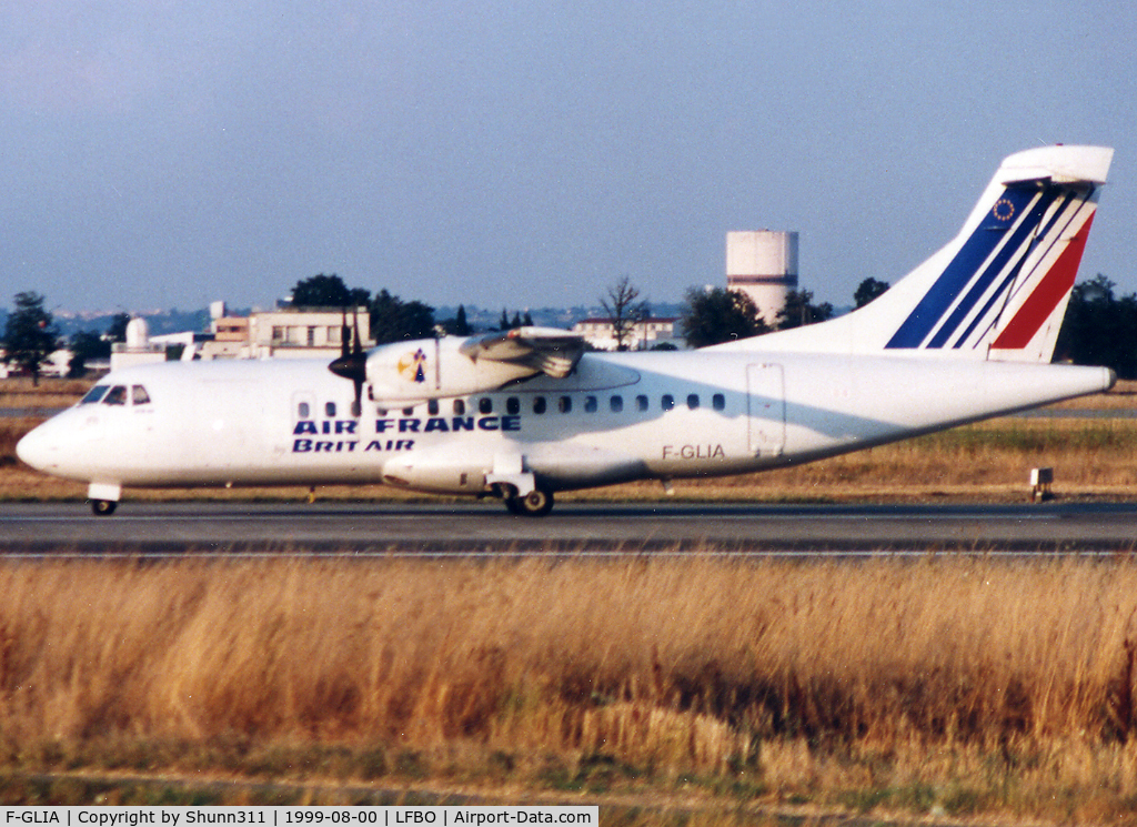 F-GLIA, 1986 ATR 42-300 C/N 010, Landing rwy 33L in Air France by Brit'Air titles