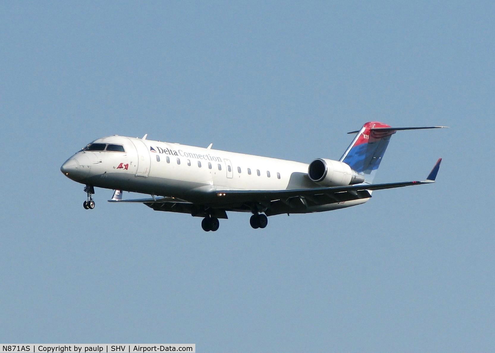 N871AS, 2001 Bombardier CRJ-200ER (CL-600-2B19) C/N 7537, Landing at Shreveport Regional.