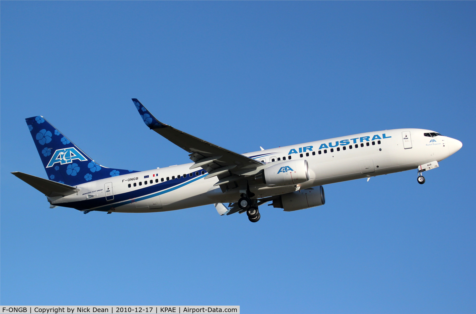 F-ONGB, 2010 Boeing 737-89M C/N 40911, KPAE Boeing 697 on the 16R missed approach.