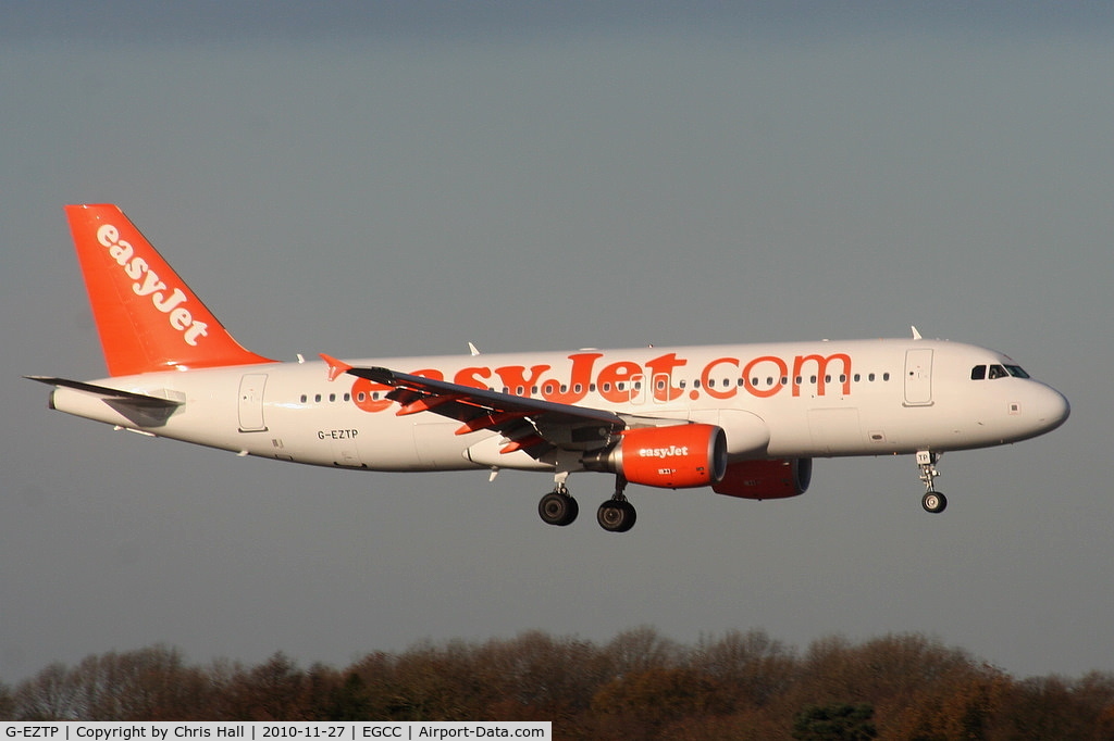 G-EZTP, 2009 Airbus A320-214 C/N 4137, easyjet A320 on finals for RW05L