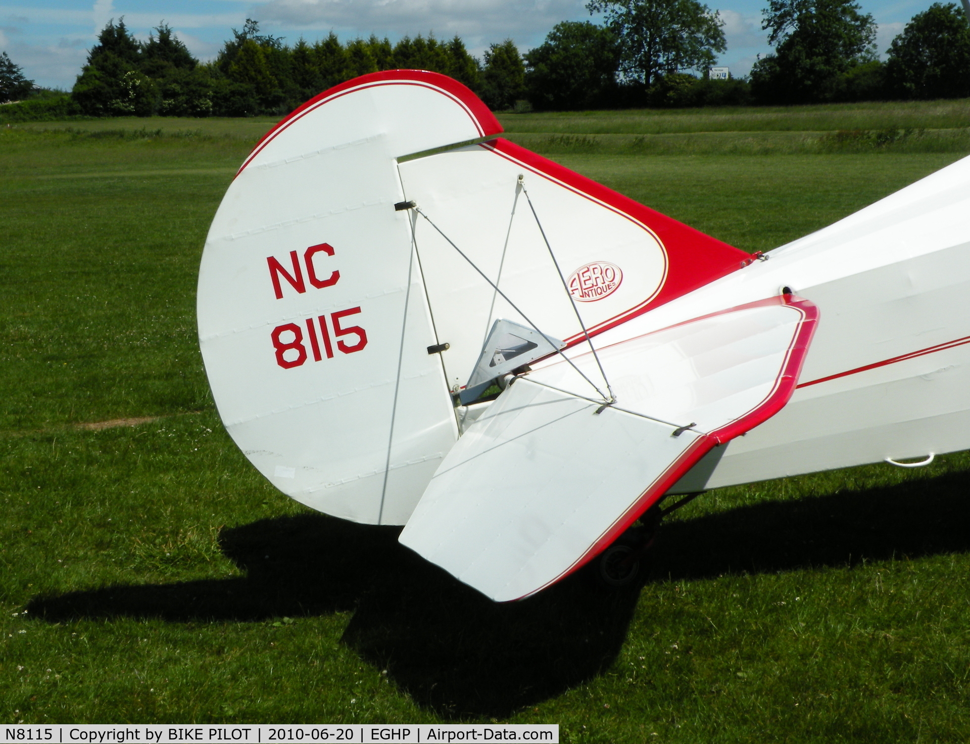 N8115, 1929 Travel Air D-4000 C/N 887, Travel Air tail feathers