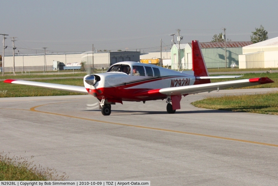 N2928L, 1967 Mooney M20F Executive C/N 670322, Arriving at the EAA breakfast fly-in at Toledo, Ohio