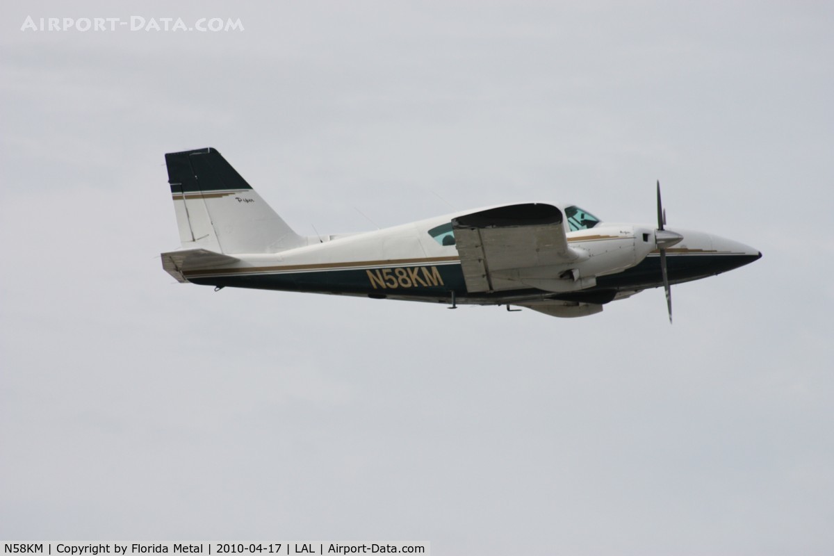 N58KM, 1974 Piper PA-23-250 Aztec C/N 27-7405440, PA-23-250