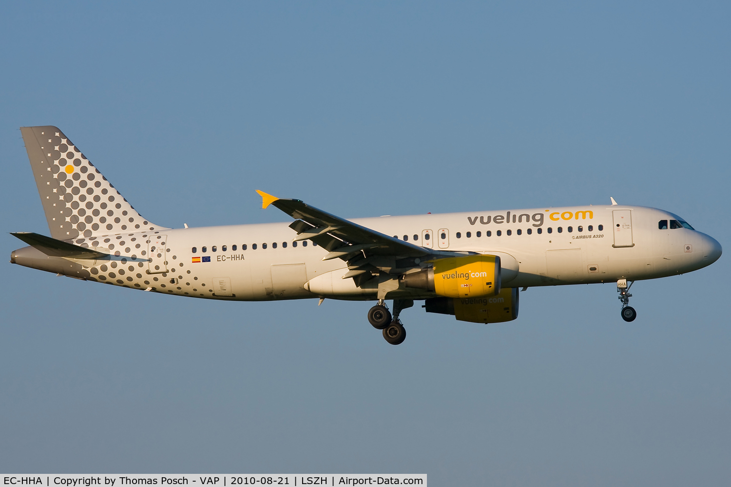 EC-HHA, 2000 Airbus A320-214 C/N 1221, Vueling Airlines