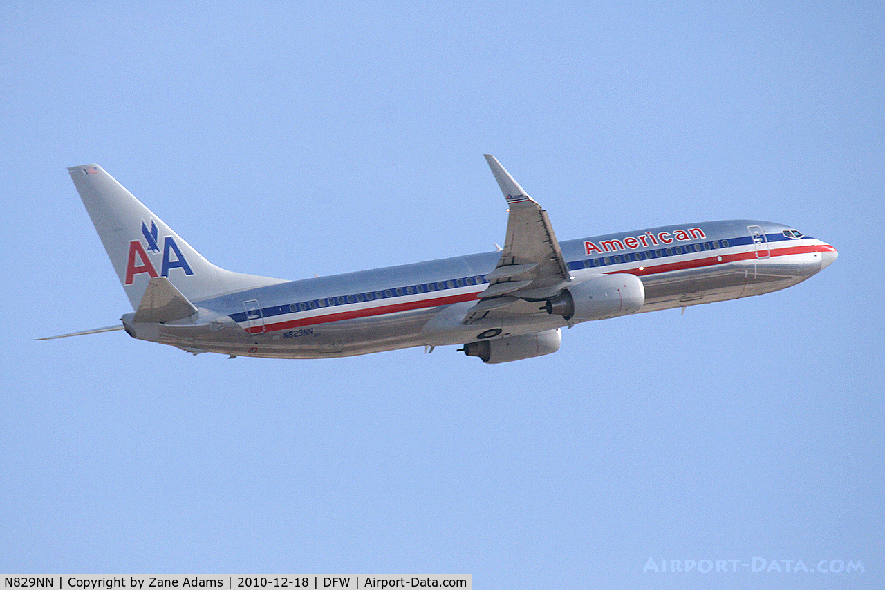 N829NN, 2010 Boeing 737-823 C/N 33210, American Airlines departing DFW Airport, TX