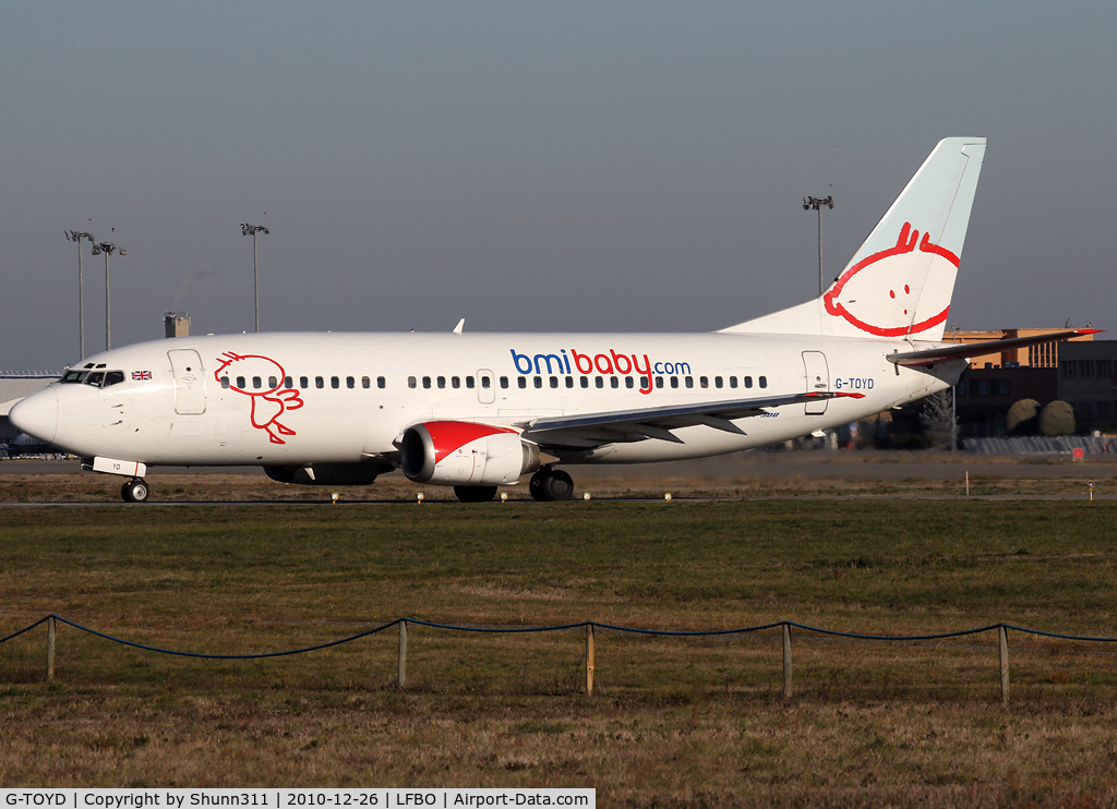 G-TOYD, 1994 Boeing 737-3Q8 C/N 26307, Lining up rwy 32R for departure...