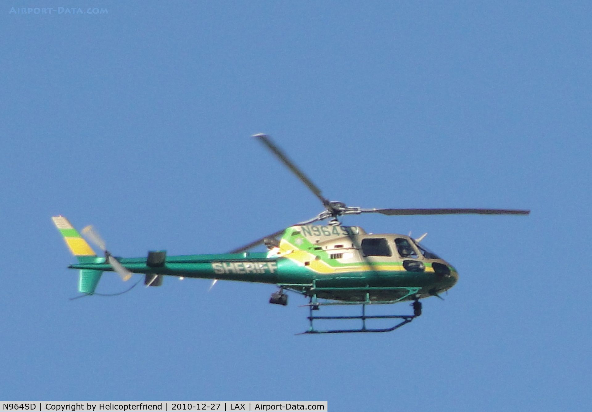 N964SD, Eurocopter AS-350B-2 Ecureuil Ecureuil C/N 3529, Orbiting in the City of Bell, California under inbound LAX flights