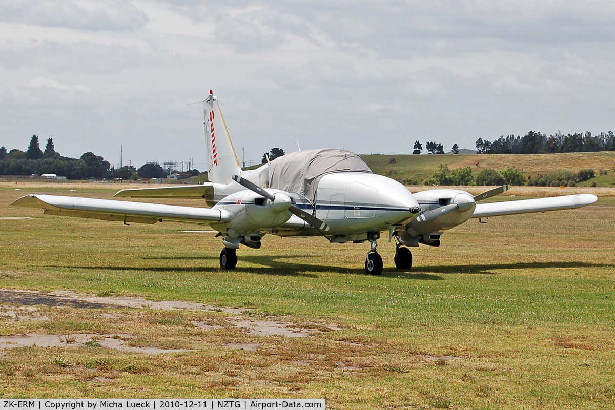 ZK-ERM, Piper PA-23-250 Aztec C/N 27-7405435, At Tauranga