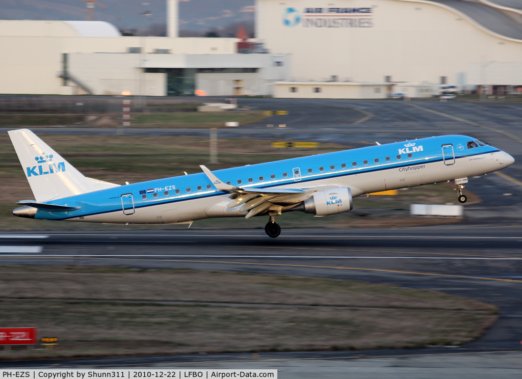 PH-EZS, 2010 Embraer 190LR (ERJ-190-100LR) C/N 19000380, Landing rwy 14R