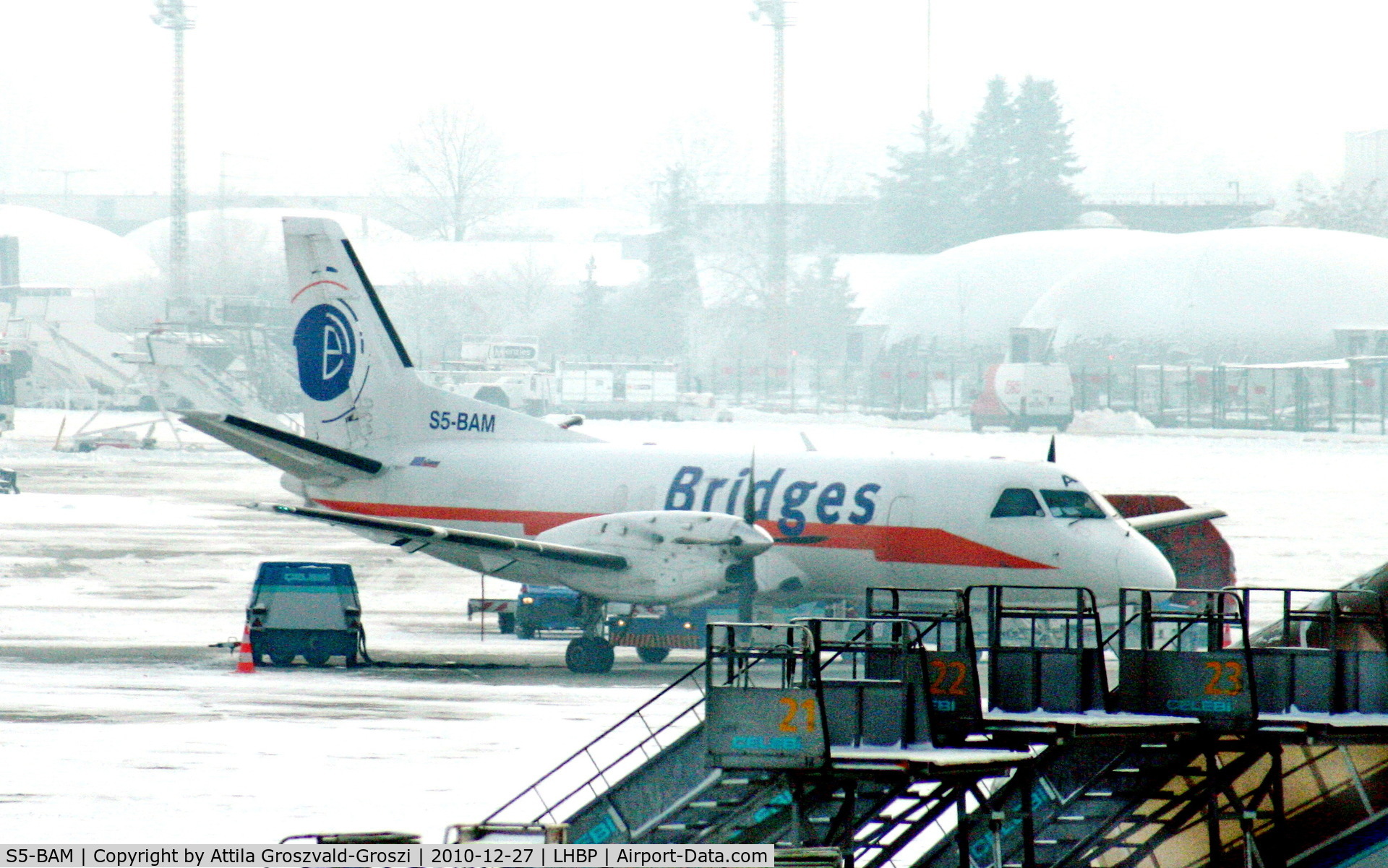 S5-BAM, 1985 Saab-Fairchild SF340 C/N 340A-020, Solinair Saab 340A Budapest Ferihegy Airport Terminal 1