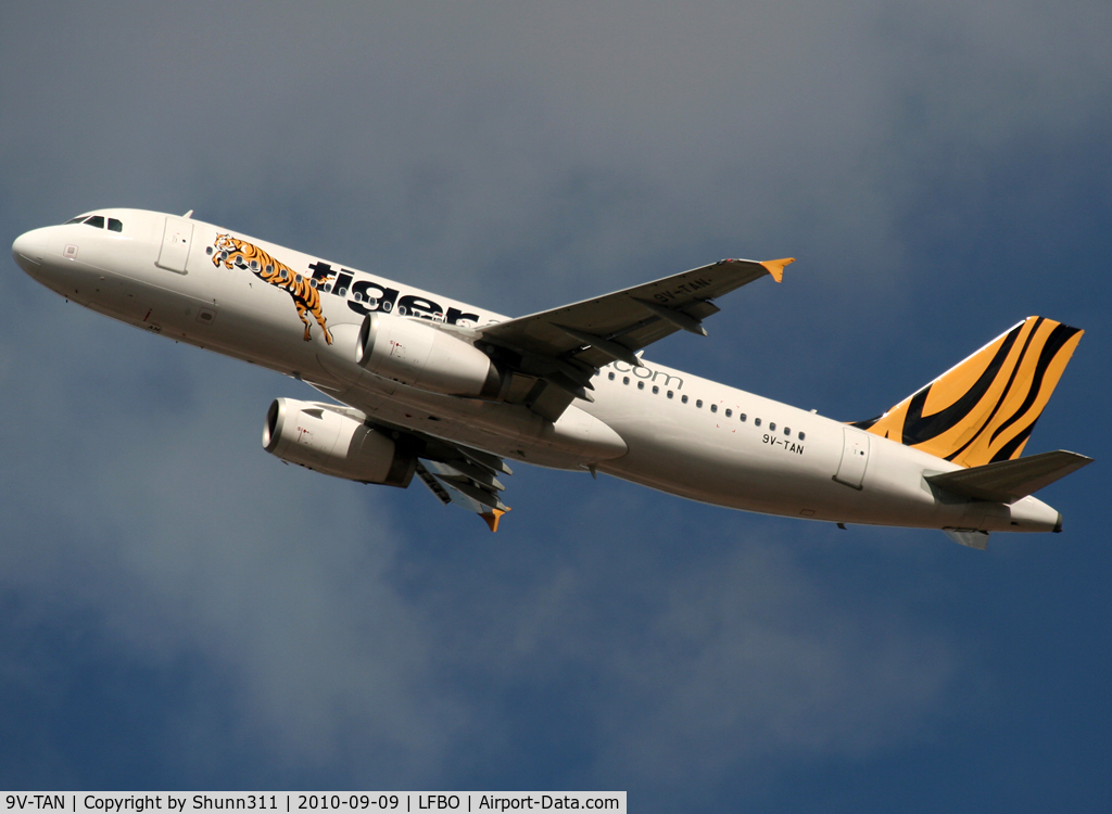 9V-TAN, 2010 Airbus A320-232 C/N 4210, Exercices before delivery...