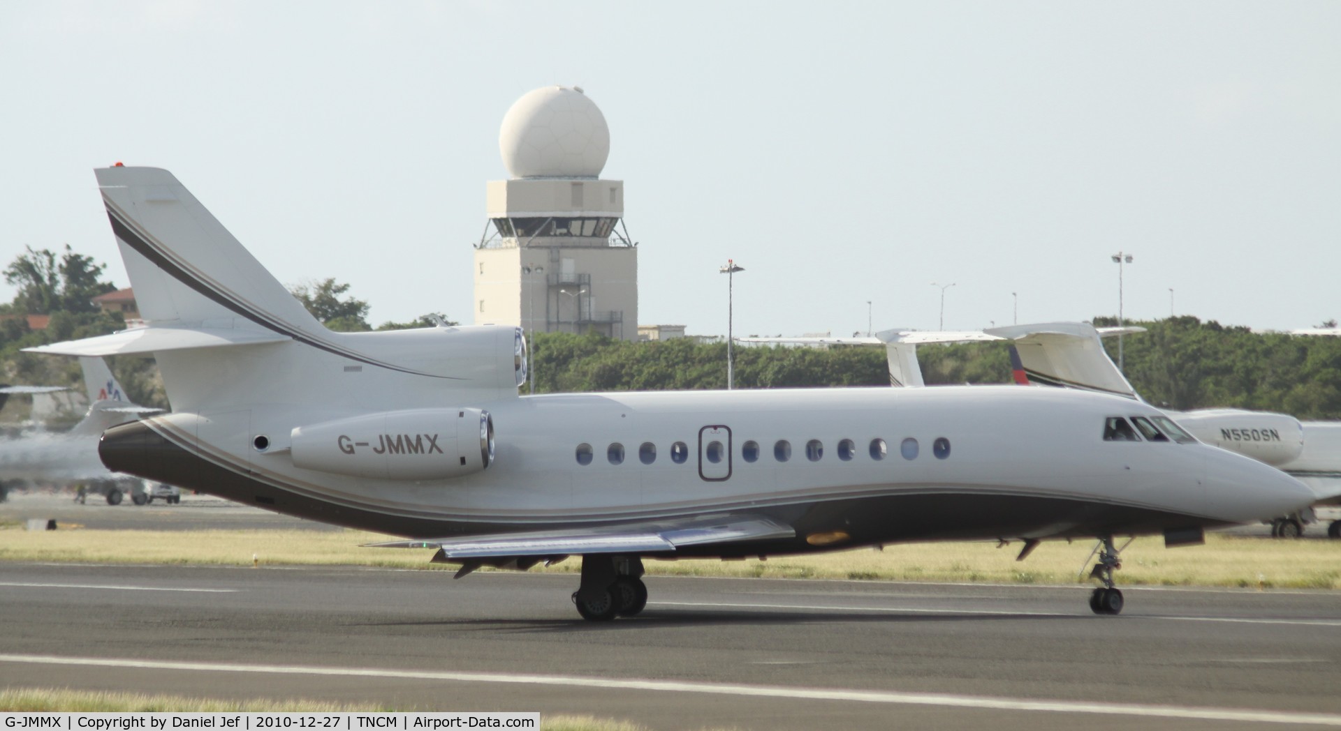 G-JMMX, 2007 Dassault Falcon 900EX C/N 184, G-JMMX back tracking the active for parking at TNCM