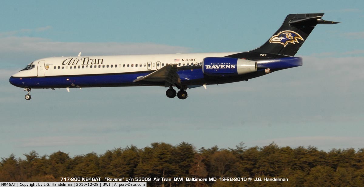 N946AT, 1999 Boeing 717-200 C/N 55009, Ravens landing at BWI
