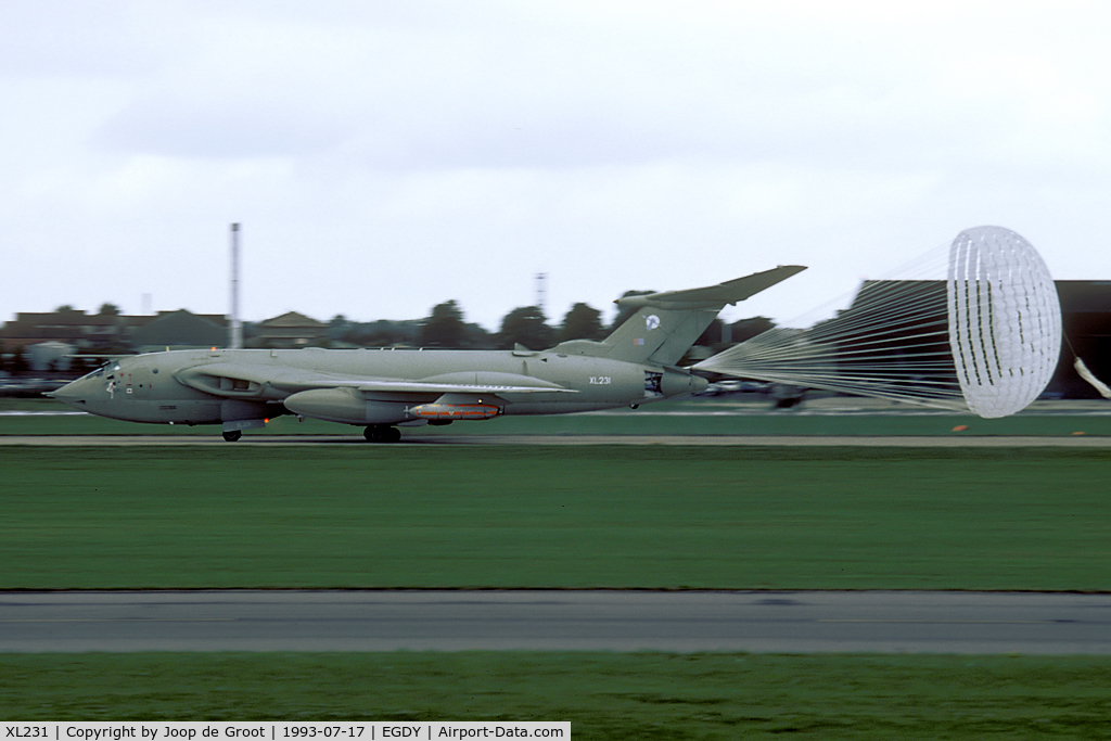 XL231, 1962 Handley Page Victor K.2 C/N HP80/76, impressive arrival of the Victor at the Yeovilton air day.