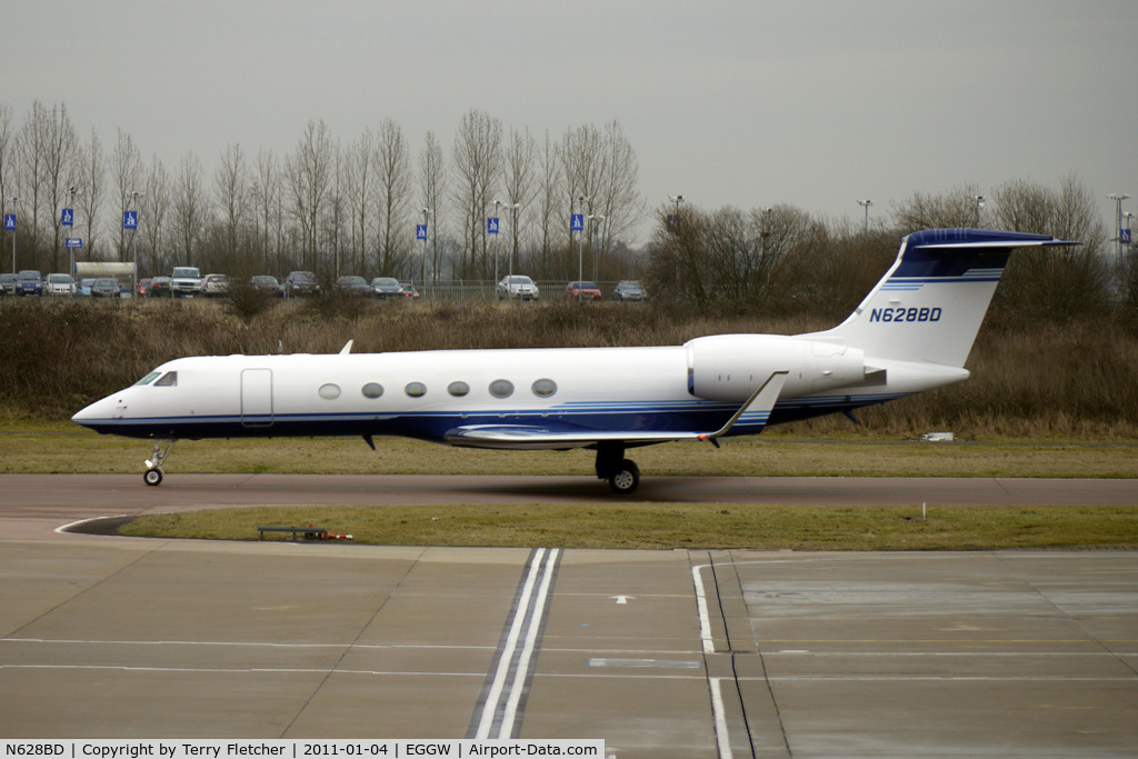 N628BD, 2001 Gulfstream Aerospace G-V C/N 628, 2001 Gulfstream Aerospace G-V, c/n: 628 at Luton