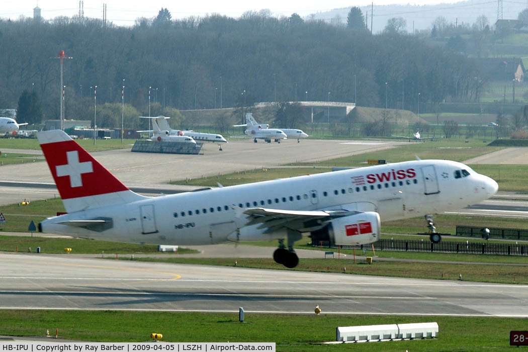 HB-IPU, 1997 Airbus A319-112 C/N 713, Airbus A319-112 [0713] Swiss International Air Lines Zurich~HB 05/04/2009