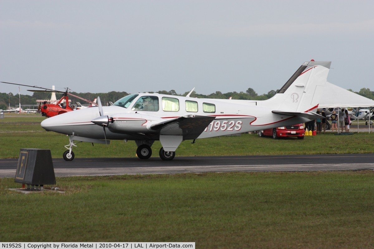 N1952S, 1973 Beech 58 Baron C/N TH-420, Beech 58