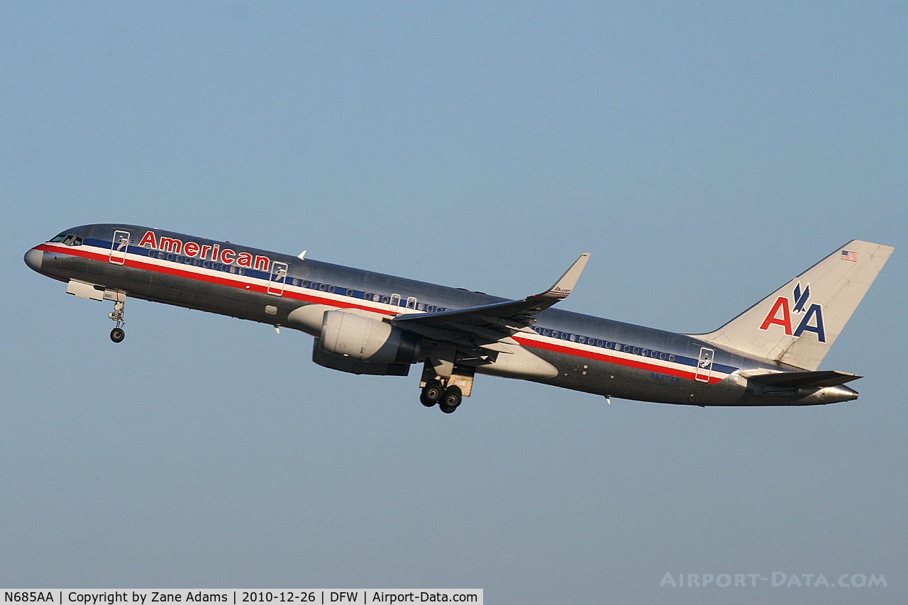N685AA, 1992 Boeing 757-223 C/N 25342, American Airlines at DFW Airport