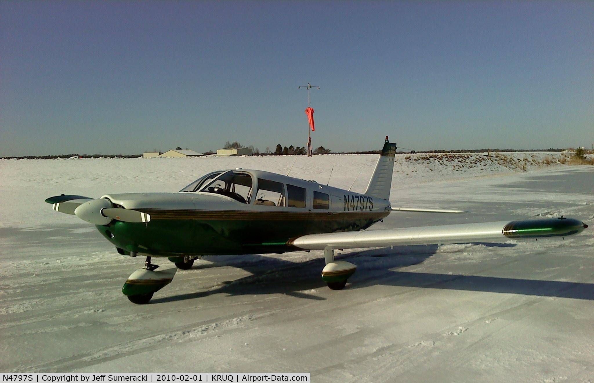 N4797S, 1969 Piper PA-32-260 Cherokee Six C/N 32-1182, Taxi practice on ice at KRUQ, runway closed at the time.
