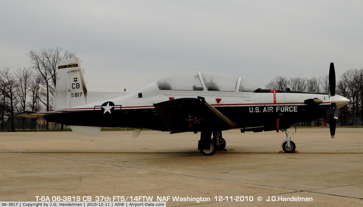 06-3817, 2006 Raytheon T-6A Texan II C/N PT-372, Starboard view on a frosty morning at NAF Washington