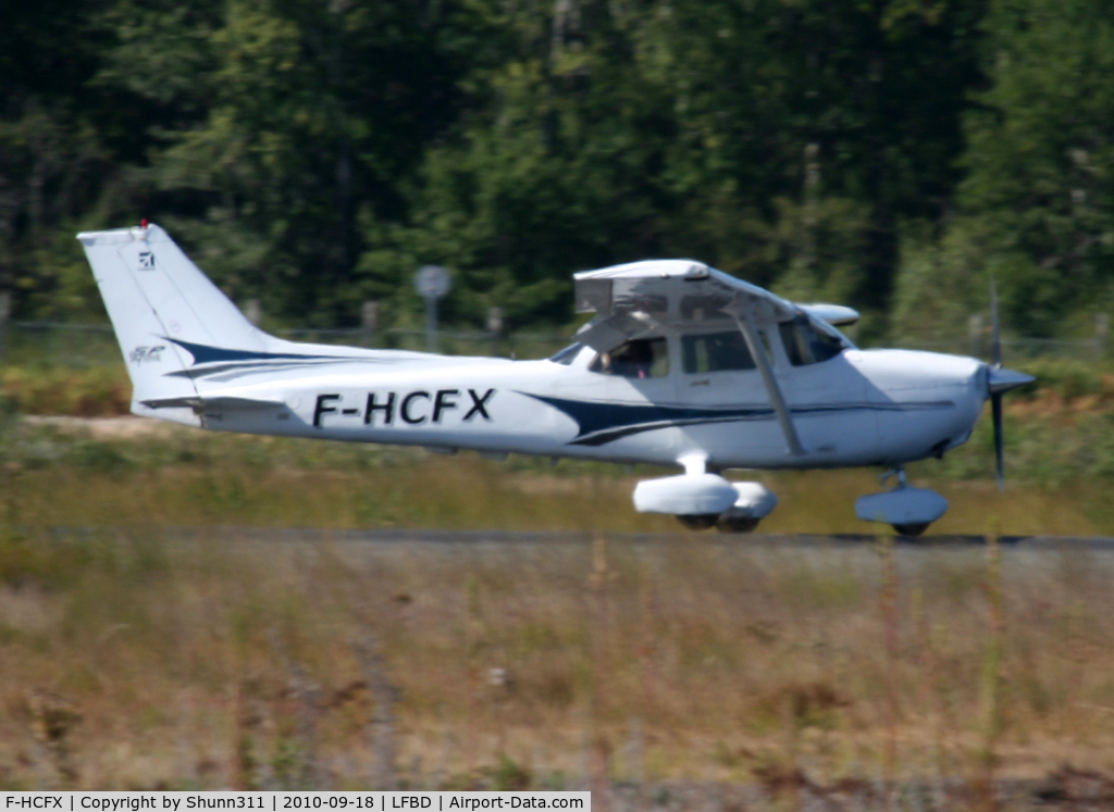 F-HCFX, 2004 Cessna 172S Skyhawk SP C/N 172S9747, On landing...
