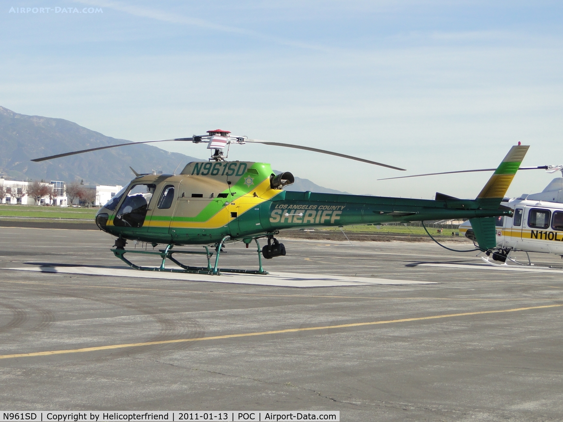 N961SD, 2001 Eurocopter AS-350B-2 Ecureuil Ecureuil C/N 3516, Parked at the LACO Sheriff helipad