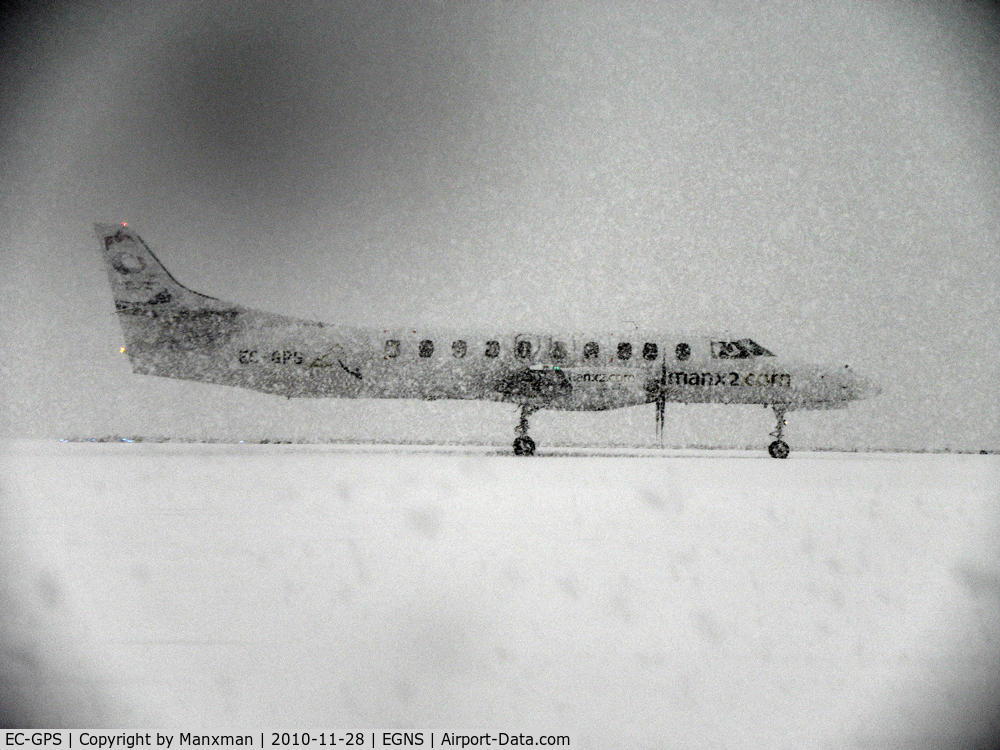 EC-GPS, 1988 Fairchild SA-227AC Metro III C/N AC-722, Taxiing in during a 'snow storm'