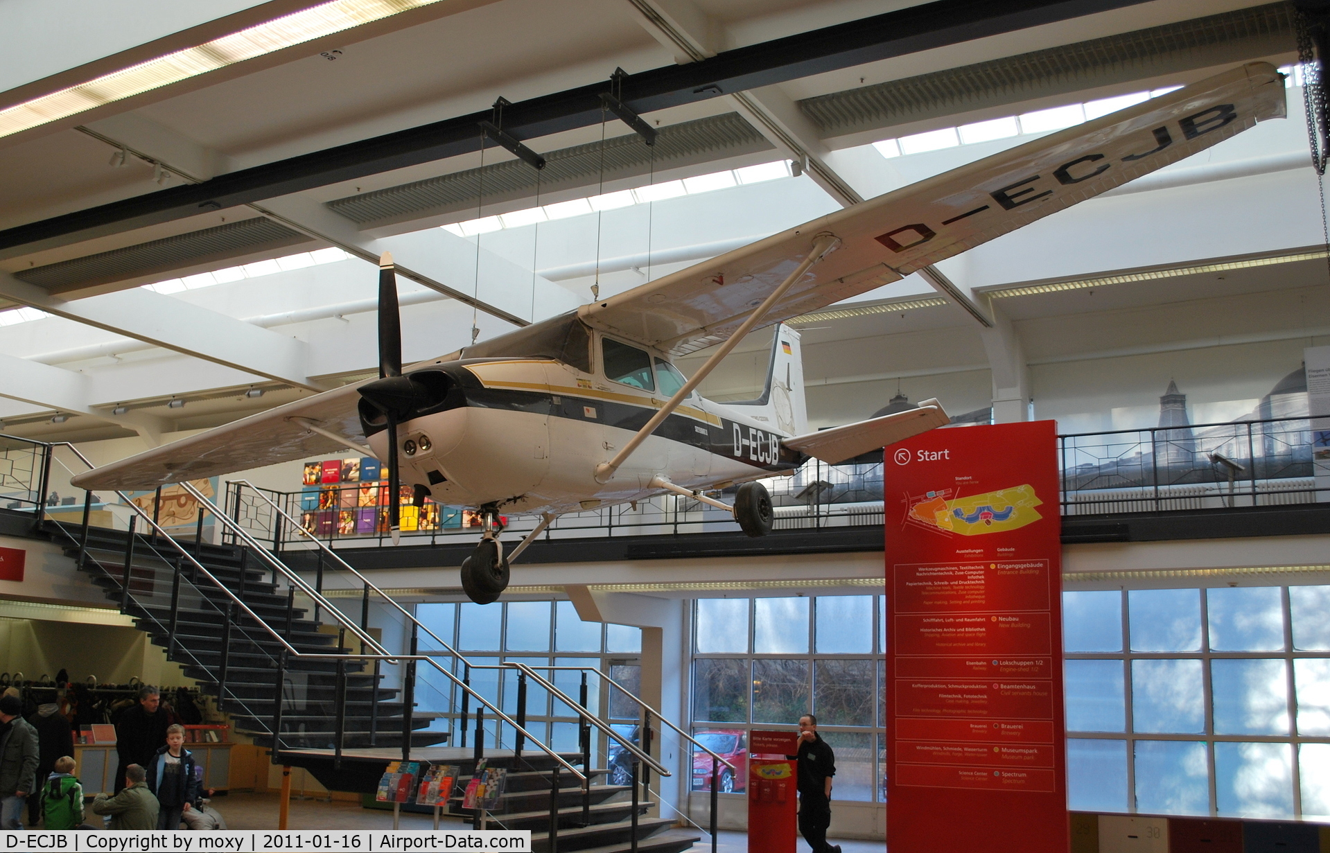 D-ECJB, Reims F172P Skyhawk II C/N F17203087, Reims Cessna F172P Skyhawk II at the splendid Deutsches Technikmuseum, Berlin.