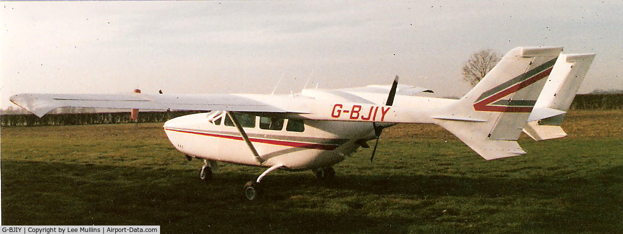 G-BJIY, 1969 Cessna T337D Super Skymaster C/N 337-1062, Seen here at Meppershall, Beds airstrip.