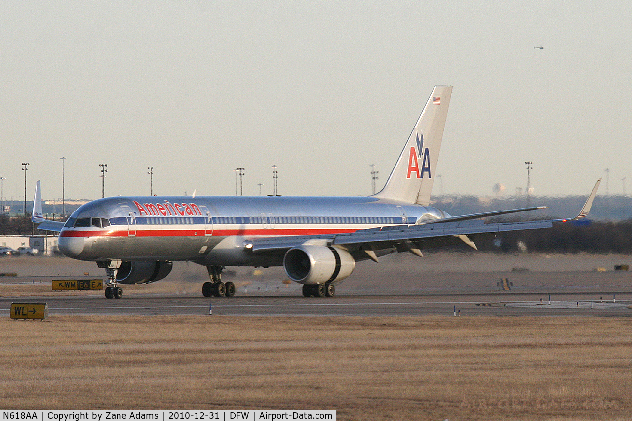 N618AA, 1989 Boeing 757-223 C/N 24526, American Airlines at DFW Airport