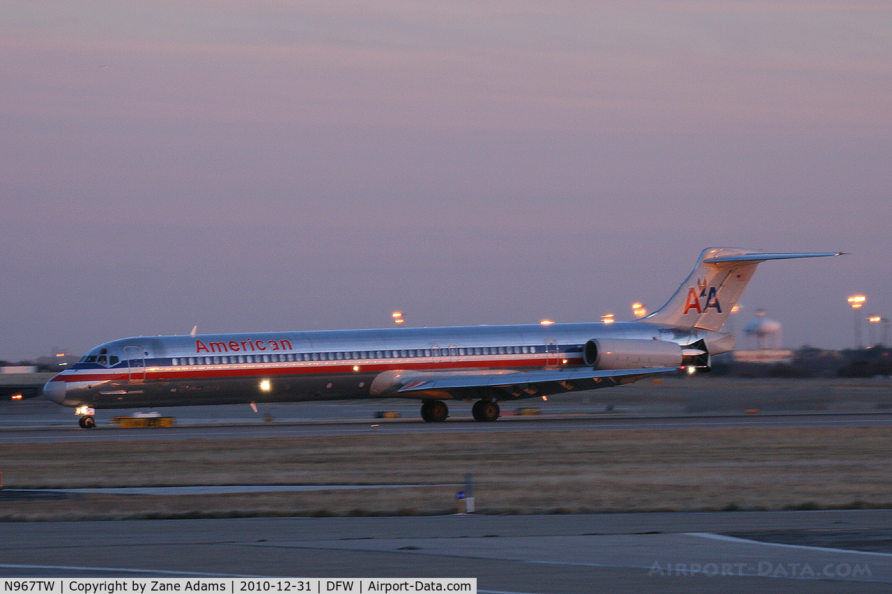 N967TW, 1999 McDonnell Douglas MD-83 (DC-9-83) C/N 53617, American Airlines at DFW Airport