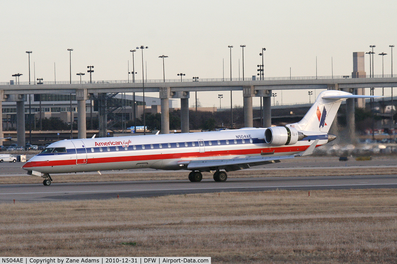 N504AE, Bombardier CRJ-701 (CL-600-2C10) Regional Jet C/N 10044, American Eagle at DFW Airport